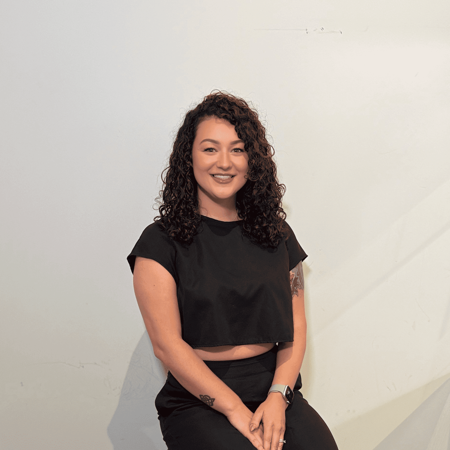 Portrait of Sarah Nahabedian, a professional stylist at The Maven and The Muse, showcasing their expertise and style.